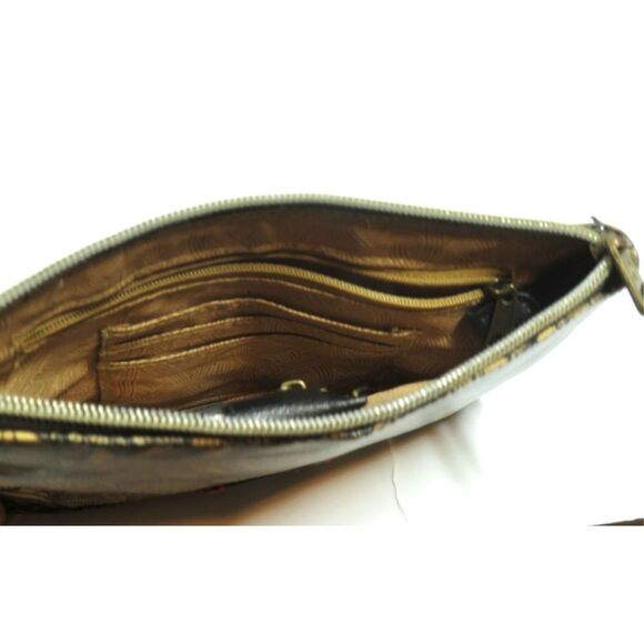 Sakroots Coated Black & Beige Sienna Spirit Desert Smartphone Charging Wristlet - Picture 4 of 6